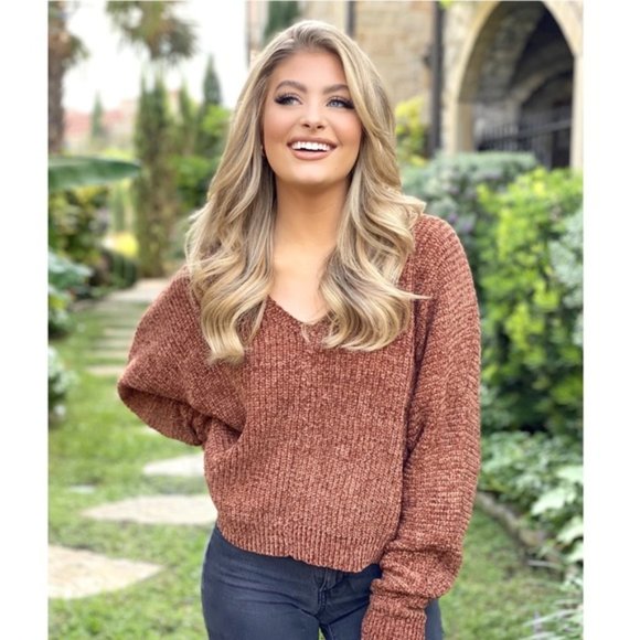 🌹SALE -- HAZELNUT CHENILLE V NECK SWEATER - Picture 1 of 7